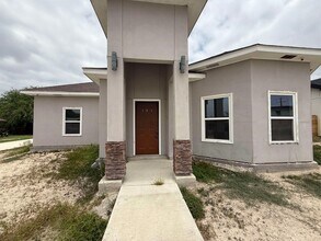 105 Margaret Ln in Del Rio, TX - Building Photo - Building Photo
