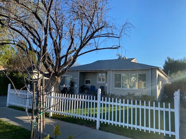 property at 7526 Gloria Ave