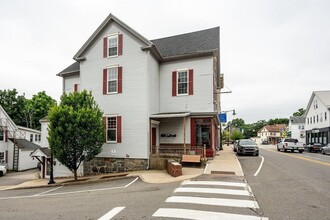 141 Main St, Unit 1 in Newmarket, NH - Building Photo - Building Photo