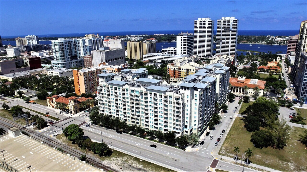 480 Hibiscus St, Unit 315 in West Palm Beach, FL - Foto de edificio
