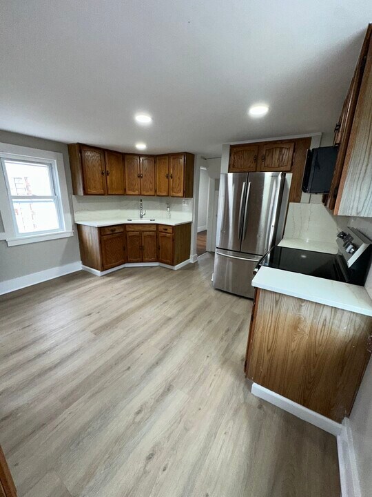 34 Bulkeley Pl in New London, CT - Building Photo