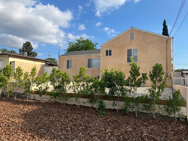 7860 Wentworth St in Sunland, CA - Building Photo - Building Photo