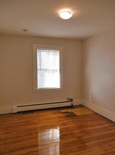 48 Line St, Unit 2R in Somerville, MA - Building Photo - Building Photo