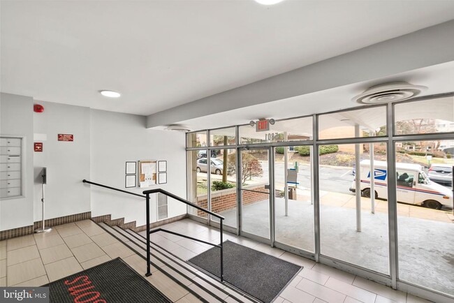 5801 Quantrell Ave in Alexandria, VA - Building Photo - Building Photo