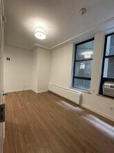 102 Fulton St in New York, NY - Building Photo - Building Photo