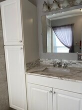 30 Prospect St, Unit apt 1 in Waterville, ME - Foto de edificio - Building Photo