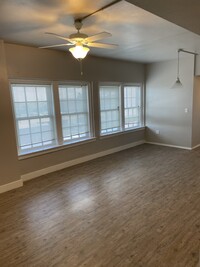 Laguna Loft Apartments in Cisco, TX - Building Photo - Building Photo