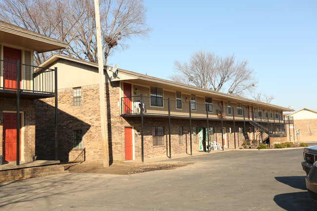 Ashbrook Apartments in Fort Smith, AR - Foto de edificio - Building Photo