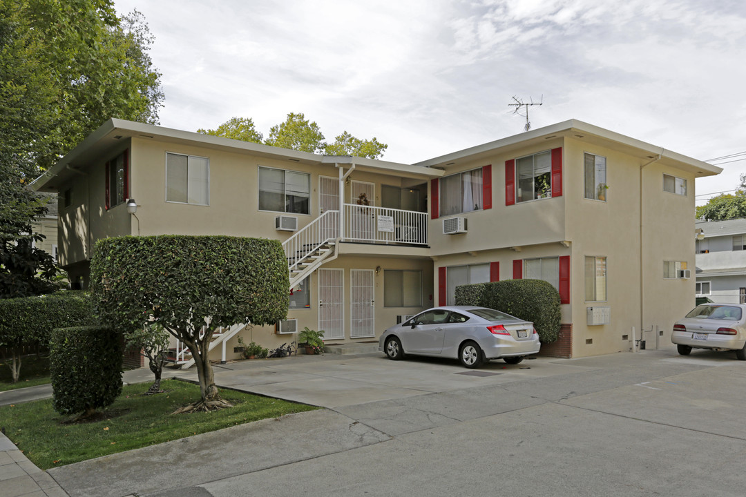 2016 18th St in Sacramento, CA - Foto de edificio