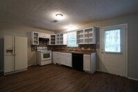 135 Pierce Dr photo'