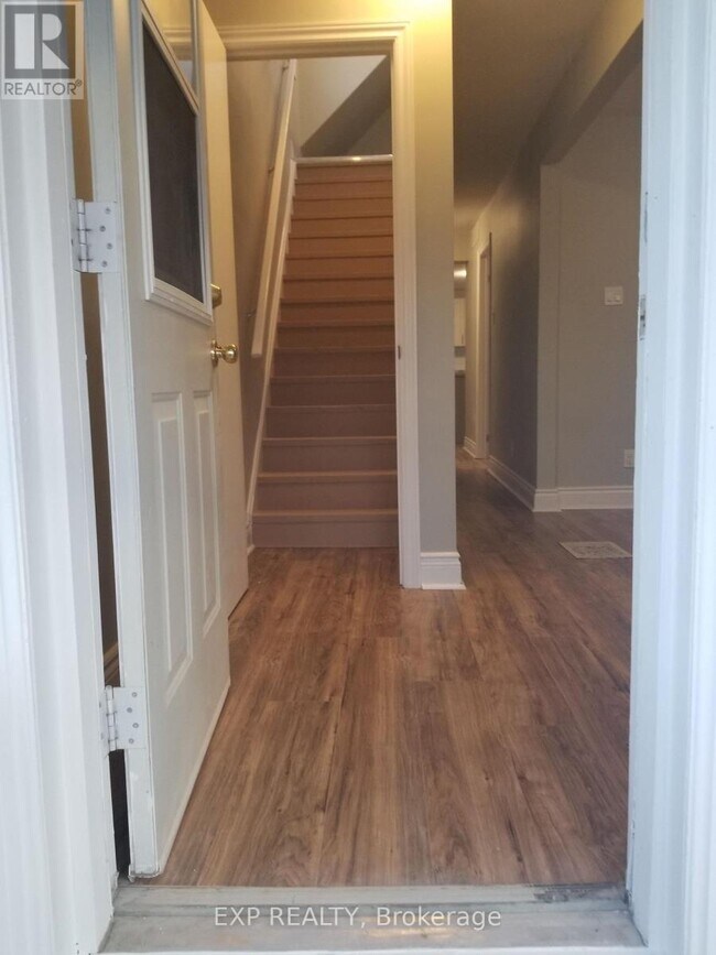 92 Norman St in Ottawa, ON - Building Photo - Building Photo