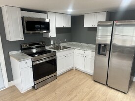 11416 US-92 in Seffner, FL - Building Photo