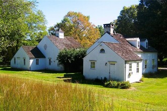 34 Division St in Easton, CT - Building Photo - Building Photo