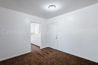 1536 El Sereno Dr in Bakersfield, CA - Building Photo - Building Photo