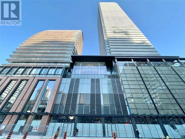 501-2501 Yonge St in Toronto, ON - Building Photo - Building Photo