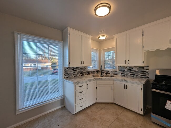 4376 N Frankfort Pl in Tulsa, OK - Building Photo - Building Photo