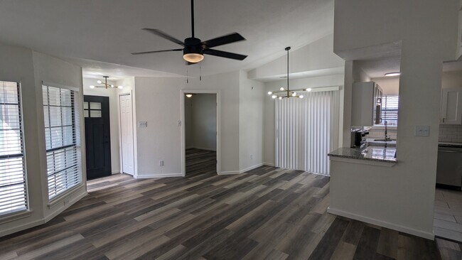 665 Stonehenge Dr in Grand Prairie, TX - Building Photo - Building Photo