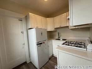 349 Pleasant St in Malden, MA - Building Photo - Building Photo