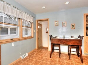 1913 N 118th St in Wauwatosa, WI - Building Photo - Building Photo