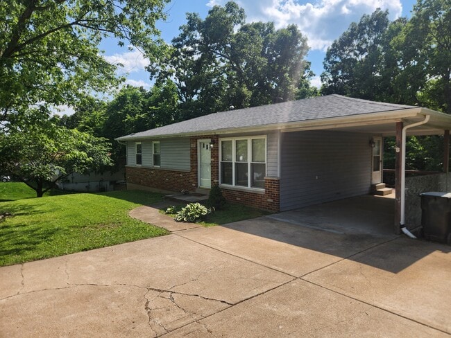 property at 1827 Glatt Dr