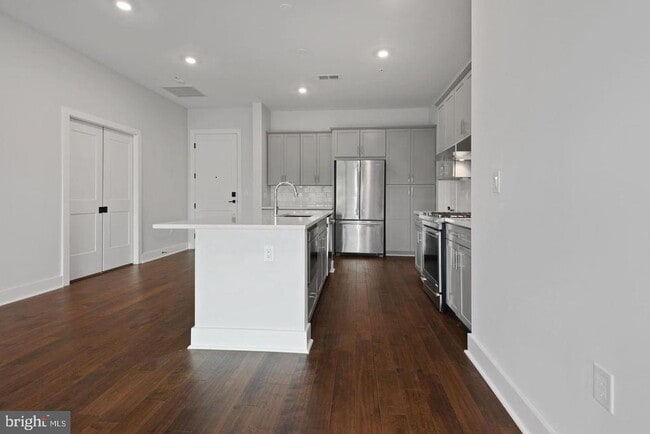 44691 Wellfleet Dr in Ashburn, VA - Building Photo - Building Photo