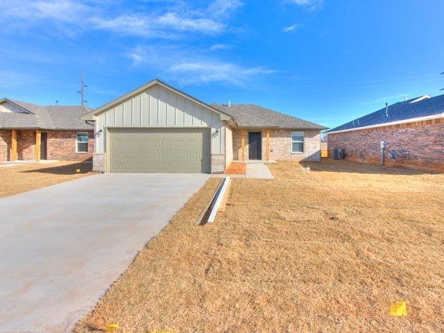 1702 Highland Loop in Guthrie, OK - Building Photo