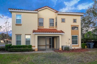 704 Monroe Cir in Davenport, FL - Building Photo