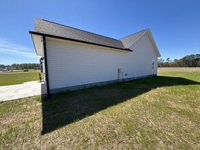 171 Budd Godwin Ln in Dunn, NC - Foto de edificio - Building Photo