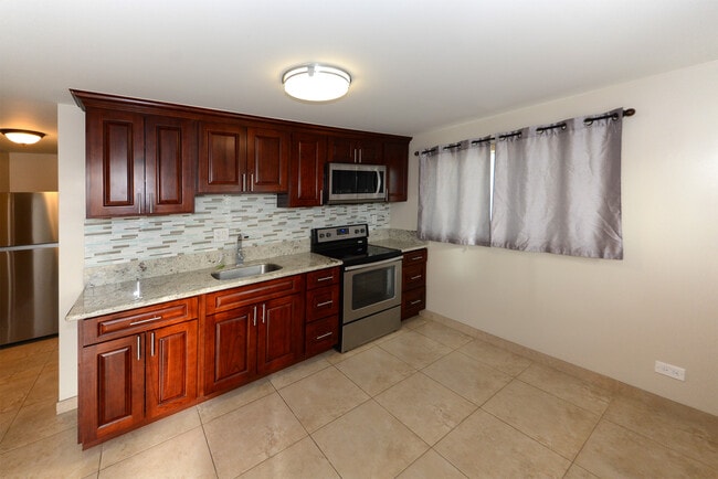 2011 Aupuni St, Unit Front 2