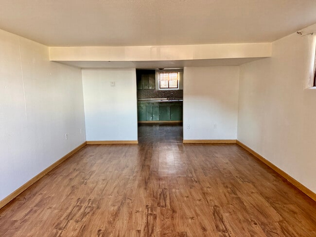 property at 302 W 7th St