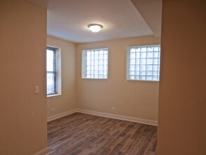 5001 N Sawyer Ave in Chicago, IL - Building Photo - Building Photo