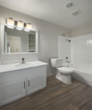 Vista Lane in Chula Vista, CA - Building Photo - Interior Photo