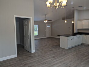 1427 W Cary Dr in Citrus Springs, FL - Building Photo - Building Photo