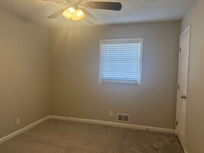 103 Forest Wood Dr in Griffin, GA - Building Photo - Building Photo