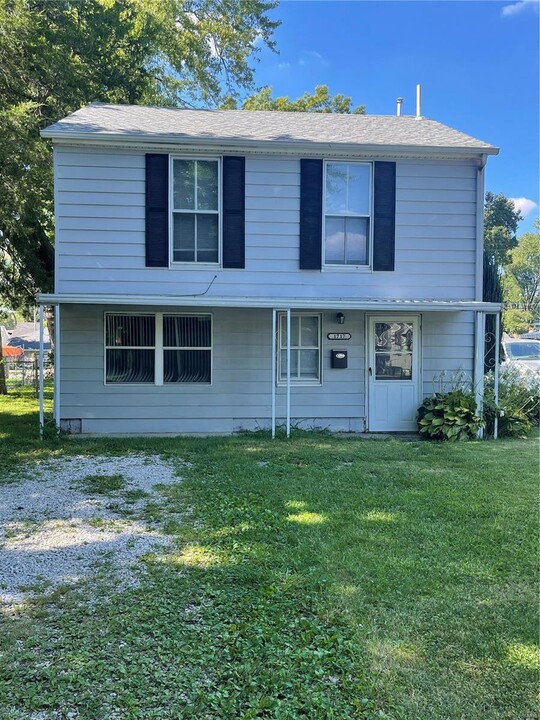 1717 Lasalle St in Belleville, IL - Building Photo