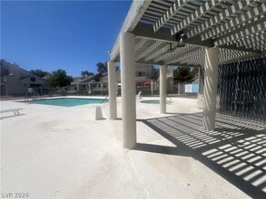 8940 Clairton Ct in Las Vegas, NV - Building Photo - Building Photo