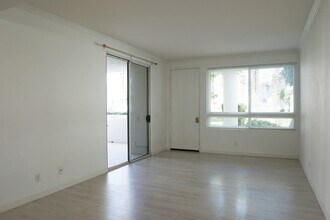 401 El Cielo Rd in Palm Springs, CA - Building Photo - Building Photo