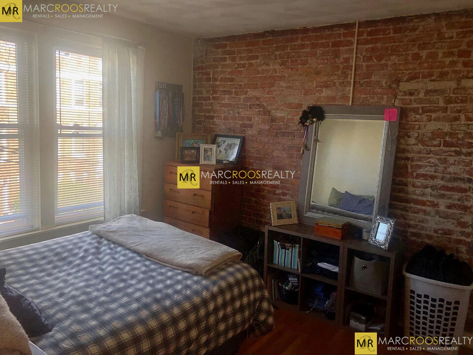 14 Colborne Rd in Boston, MA - Building Photo