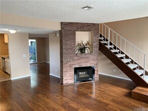 26948 Via Terraza in Santa Clarita, CA - Building Photo - Building Photo