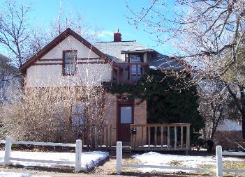 property at 1069 12th St