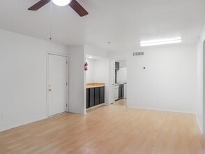 8323 Wilcrest Dr in Houston, TX - Building Photo - Building Photo