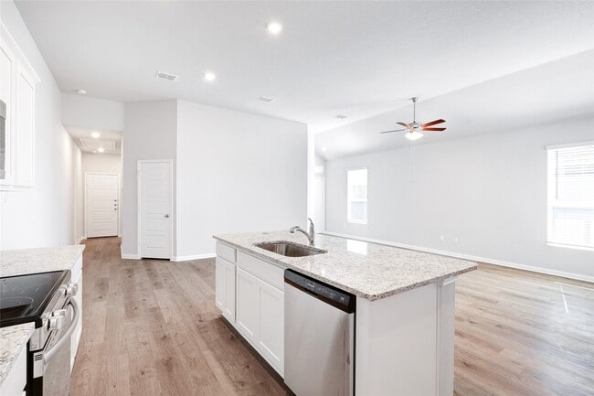 324 Nespral Dr in San Antonio, TX - Building Photo - Building Photo