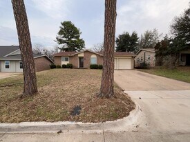 603 Shelmar Dr in Euless, TX - Building Photo