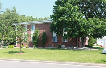 1611 Ward Ave in Hudson, WI - Building Photo - Building Photo