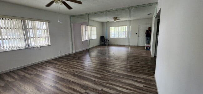 5641 Grant St in Hollywood, FL - Building Photo - Building Photo