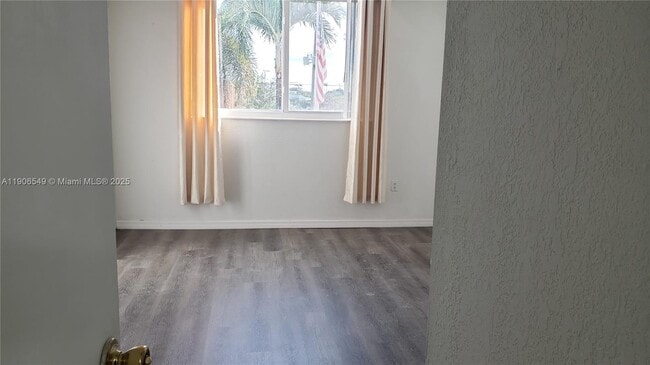 1251 NE 108th St in Miami, FL - Building Photo - Building Photo