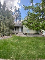 6821 N Cambridge Ln in Spokane, WA - Building Photo