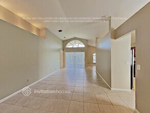 1737 Barnstable Rd in Wellington, FL - Foto de edificio - Building Photo