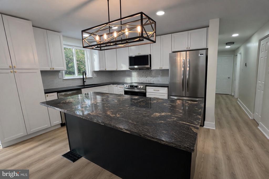 12910 Old Chapel Rd in Bowie, MD - Building Photo