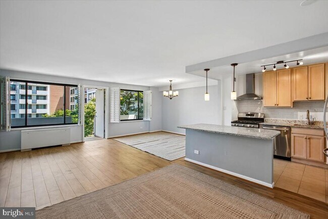 property at 4501 Arlington Blvd